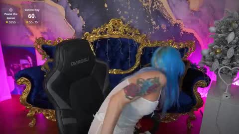 Cassandra online show from 02-10-26, 11:31