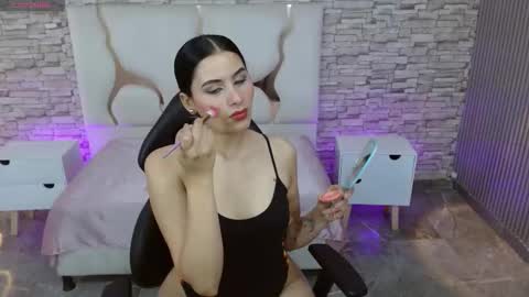 Snapshot of casse_tay chatting on 10-24-25, 03:03 casse_tay online show from 10-24-25, 03:03