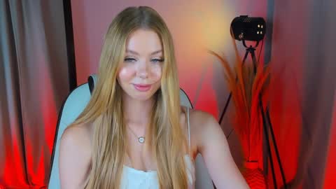 Snapshot of cassie_palmer chatting on 01-29-25, 09:33 Hello my name is Cassie and my friend Nilo is also here online show from 01-29-25, 09:33