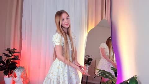 Snapshot of cassie_palmer chatting on 02-07-25, 09:37 Hello my name is Cassie and my friend Nilo is also here online show from 02-07-25, 09:37