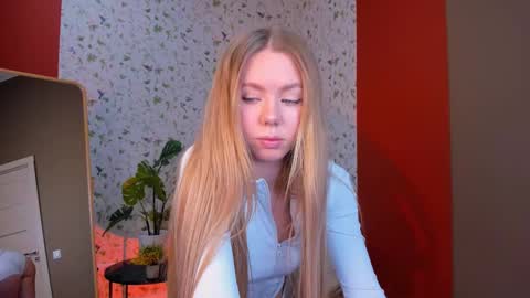 Snapshot of cassie_palmer chatting on 03-05-25, 06:54 Hello my name is Cassie and my friend Nilo is also here online show from 03-05-25, 06:54