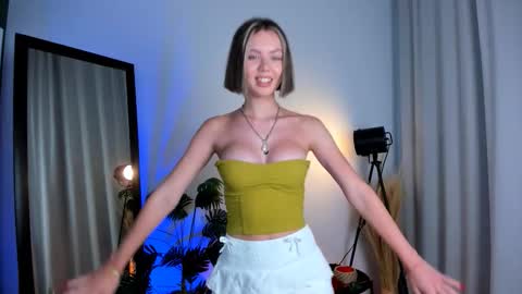 Hello my name is Cassie and my friend Nilo is also here online show from 03-21-26, 06:51