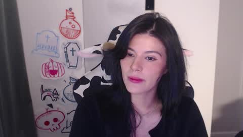 cassiealvarez online show from 10-17-25, 10:23