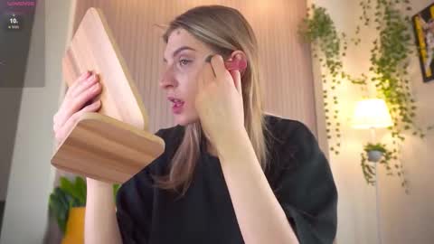 Snapshot of cassieholland chatting on 02-24-26, 08:01 Im Cassie3 online show from 02-24-26, 08:01