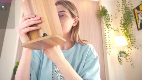 Snapshot of cassieholland chatting on 03-04-26, 08:31 Im Cassie3 online show from 03-04-26, 08:31