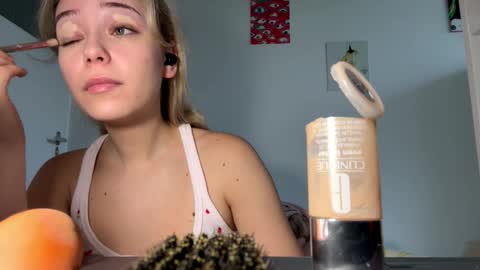 Snapshot of cassijent chatting on 02-28-26, 08:26 Olivia online show from 02-28-26, 08:26