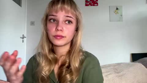 Snapshot of cassijent chatting on 04-01-26, 03:42 Olivia online show from 04-01-26, 03:42