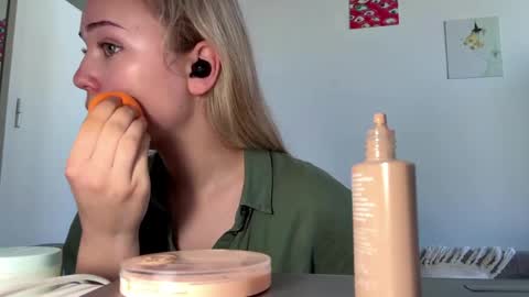 Snapshot of cassijent chatting on 04-08-26, 07:08 Olivia online show from 04-08-26, 07:08