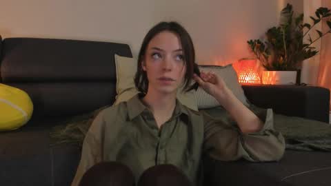 Snapshot of cassisland chatting on 09-29-25, 06:13 cassandra online show from 09-29-25, 06:13