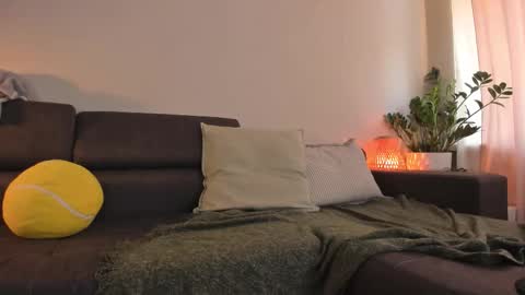 Snapshot of cassisland chatting on 09-30-25, 01:05 cassandra online show from 09-30-25, 01:05