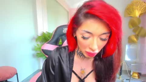 Snapshot of cassyfoxyy chatting on 08-05-26, 06:27 Cassy online show from 08-05-26, 06:27