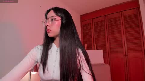 Snapshot of cat_loren chatting on 02-22-25, 09:37 Loren online show from 02-22-25, 09:37