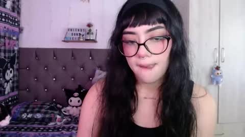 Snapshot of cat_mila_ chatting on 03-13-26, 05:25 Mila online show from 03-13-26, 05:25