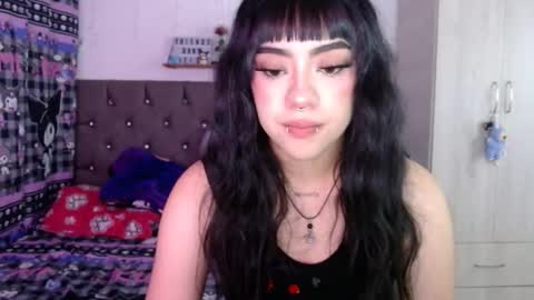 Snapshot of cat_mila_ chatting on 04-23-26, 06:03 Mila online show from 04-23-26, 06:03