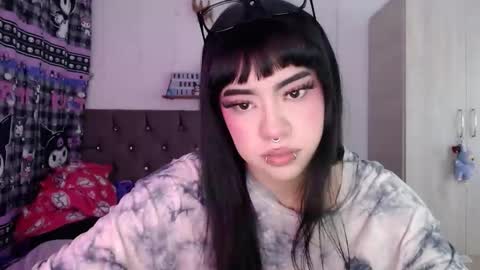 Snapshot of cat_mila_ chatting on 04-29-26, 07:34 Mila online show from 04-29-26, 07:34
