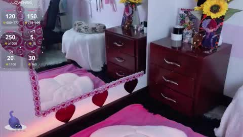 Snapshot of cat_white chatting on 02-17-26, 03:08 Cata online show from 02-17-26, 03:08