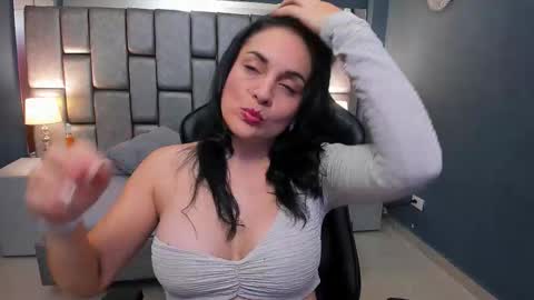 Cata Joness  My schedule 2200 - 0500 GMT -5 online show from 09-18-25, 04:14