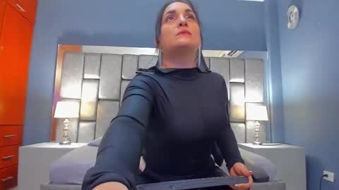 Cata Joness  My schedule 2200 - 0500 GMT -5 online show from 10-22-25, 05:08