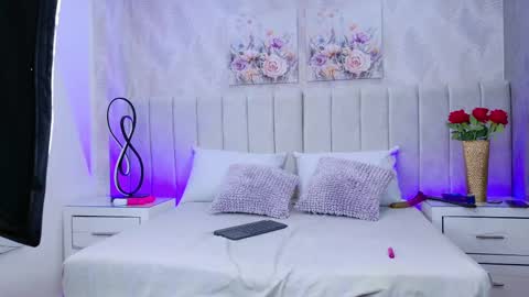 Dani   online show from 09-18-25, 04:20