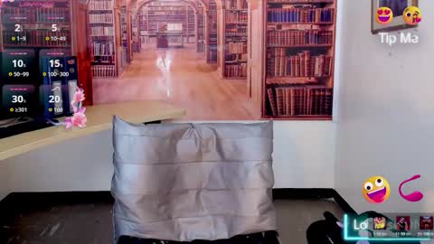 Queen Catalella online show from 12-18-25, 03:23