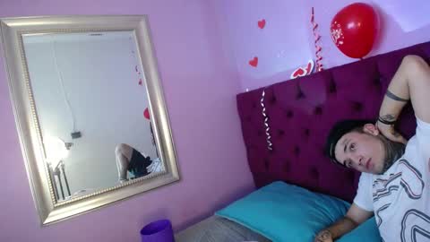 Snapshot of catalellaandpaul chatting on 02-23-25, 07:00 CatalellaAndPaul online show from 02-23-25, 07:00