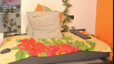 cataleya19__ online show from 10-07-25, 10:23