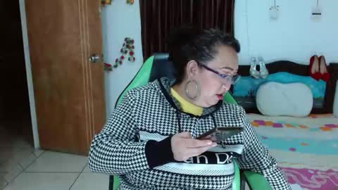 isabel online show from 01-31-25, 09:27
