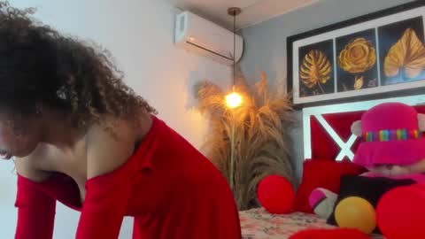 Snapshot of cataleyah_0726 chatting on 02-15-25, 01:16 cata online show from 02-15-25, 01:16