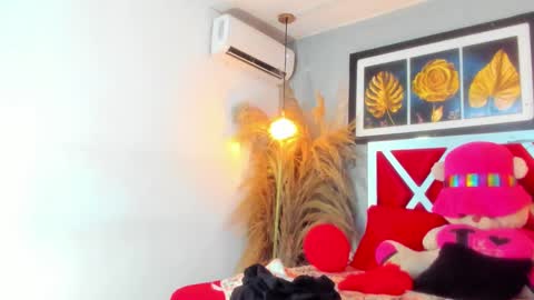 Snapshot of cataleyah_0726 chatting on 02-15-25, 04:56 cata online show from 02-15-25, 04:56