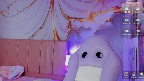 Mia online show from 03-06-25, 05:43