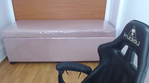 catalina25_t online show from 10-13-25, 08:42