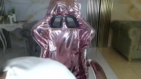 Catalina  online show from 09-20-25, 01:12