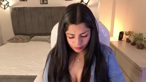 Catalina online show from 11-22-25, 04:00