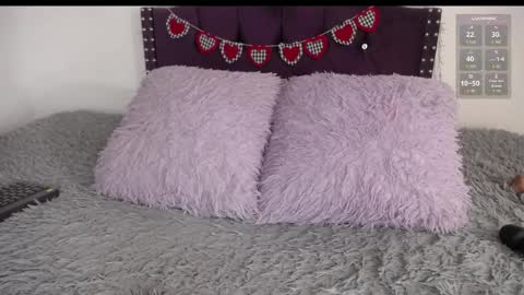 Catalina   online show from 04-08-26, 02:44