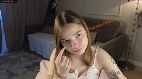 Snapshot of catanadick chatting on 10-25-25, 09:06 Pat online show from 10-25-25, 09:06