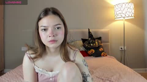 Snapshot of catanadick chatting on 10-28-25, 09:35 Pat online show from 10-28-25, 09:35