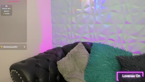Cata Rios online show from 09-20-25, 01:56