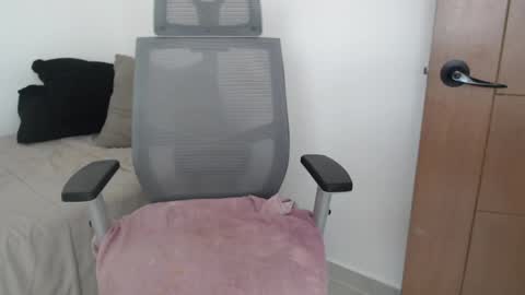 katerine online show from 05-31-26, 04:25