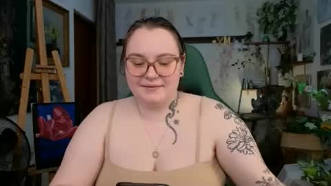 Snapshot of catherineclaire chatting on 05-09-26, 12:43 catherineclaire online show from 05-09-26, 12:43