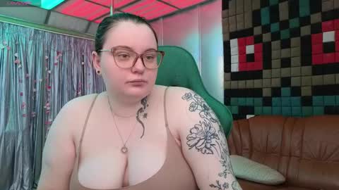 Snapshot of catherineclaire chatting on 05-14-26, 11:06 catherineclaire online show from 05-14-26, 11:06