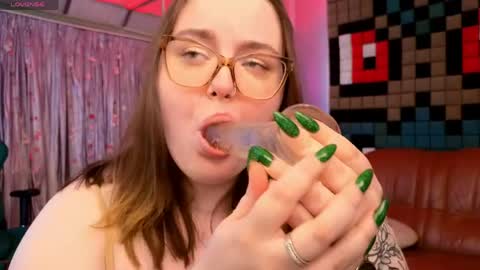 Snapshot of catherineclaire chatting on 05-26-26, 04:36 catherineclaire online show from 05-26-26, 04:36