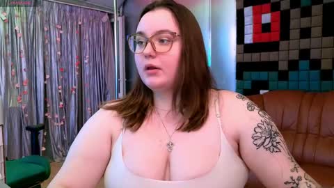 Snapshot of catherineclaire chatting on 05-30-26, 04:48 catherineclaire online show from 05-30-26, 04:48