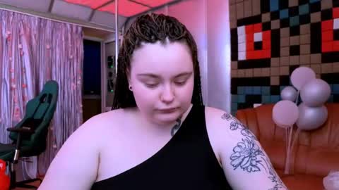 Snapshot of catherineclaire chatting on 06-17-26, 05:25 catherineclaire online show from 06-17-26, 05:25