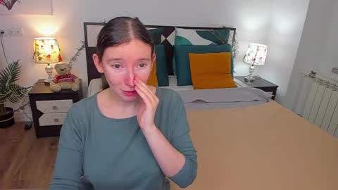 Catrin online show from 02-06-25, 01:49