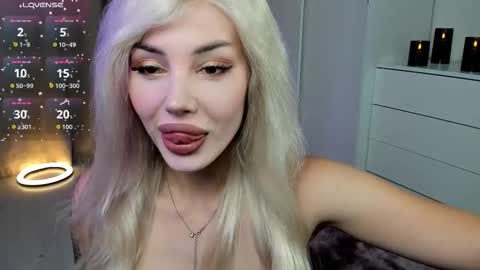 Snapshot of cathyvelor chatting on 09-29-25, 02:16 Cathy online show from 09-29-25, 02:16
