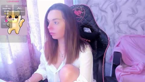 Snapshot of catisyfury chatting on 10-18-25, 12:06 . . online show from 10-18-25, 12:06