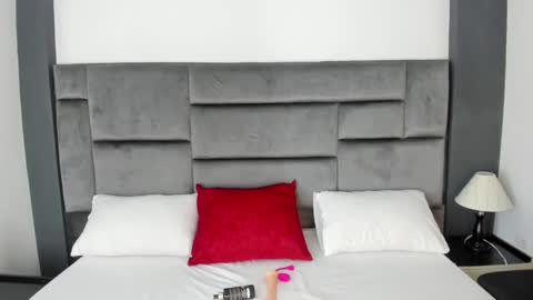 Catleya online show from 12-19-25, 12:01