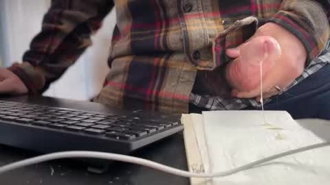 Snapshot of catmandoo21001 chatting on 02-13-26, 05:42 catmandoo21001 online show from 02-13-26, 05:42