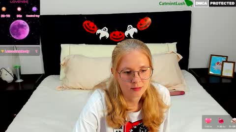 CatmintLush online show from 10-18-25, 11:49