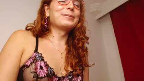 Snapshot of catnessa_ chatting on 12-28-24, 12:57 Catalina Restrepo online show from 12-28-24, 12:57